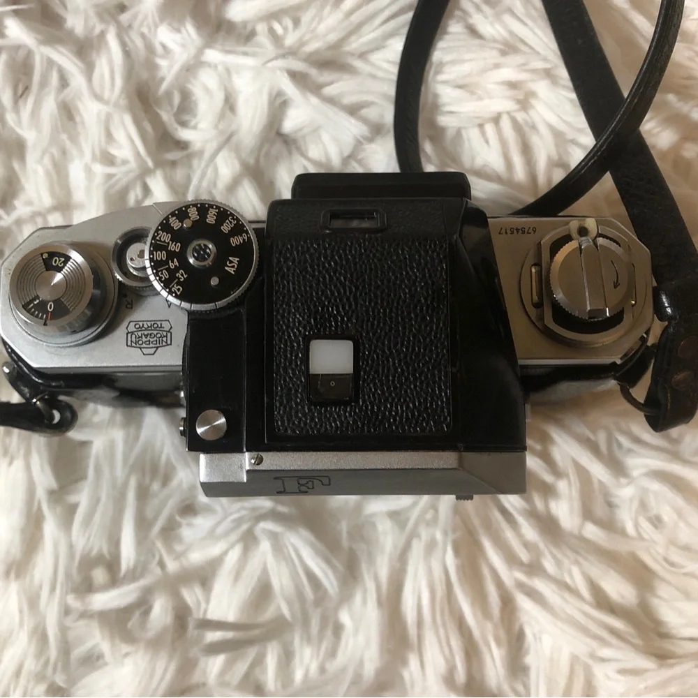 Nikon F Eye Level 35mm SLR Film Camera Body Only Nikon F BC-7 Flash 6754517Japan